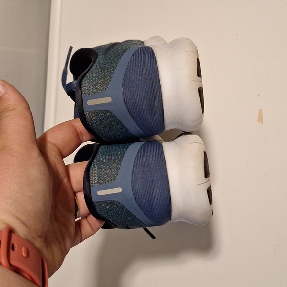 Nike shoes - Picture 4 of 4